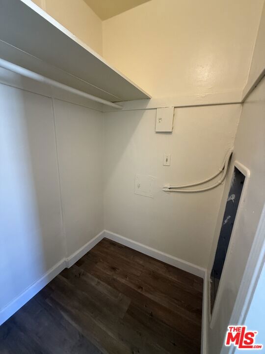 4196 5th Avenue, Los Angeles CA: https://media.crmls.org/mediaz/970300b1-c488-47b8-a226-7a0a44f8d170.jpg