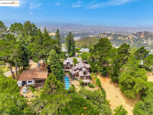 5950 Grizzly Peak Blvd, Oakland CA: https://media.crmls.org/mediaz/9703d29c-28a9-438f-8bf4-ba227d9d884a.jpg