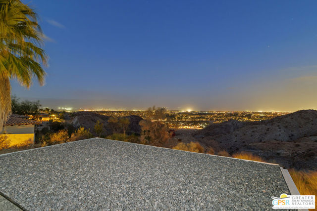 Image 7 of 52 For 27 Grande View Court