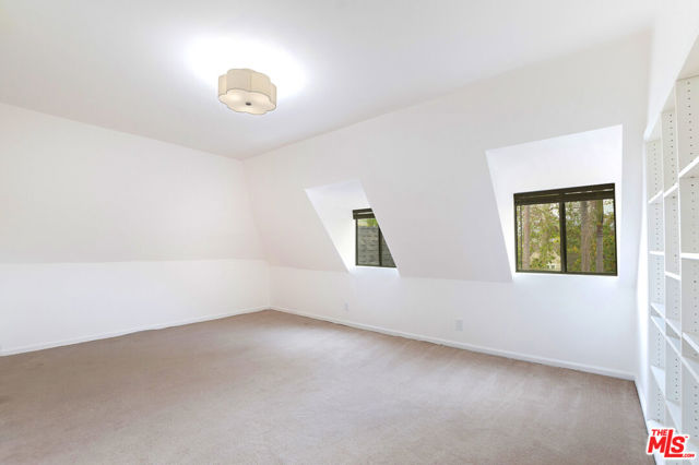 449 S Citrus Avenue, Los Angeles CA: https://media.crmls.org/mediaz/970561bd-5214-40d9-8c14-c0f881c01c1a.jpg