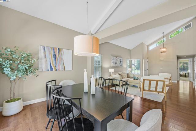 8043 Crossridge Rd, Dublin CA: https://media.crmls.org/mediaz/97058108-9f0a-49e9-bfb2-d03d770c4853.jpg