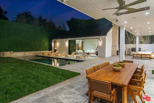 12227 Tweed Lane, Los Angeles CA: https://media.crmls.org/mediaz/9705b963-2a23-4c14-ab9a-68e5642f7148.jpg