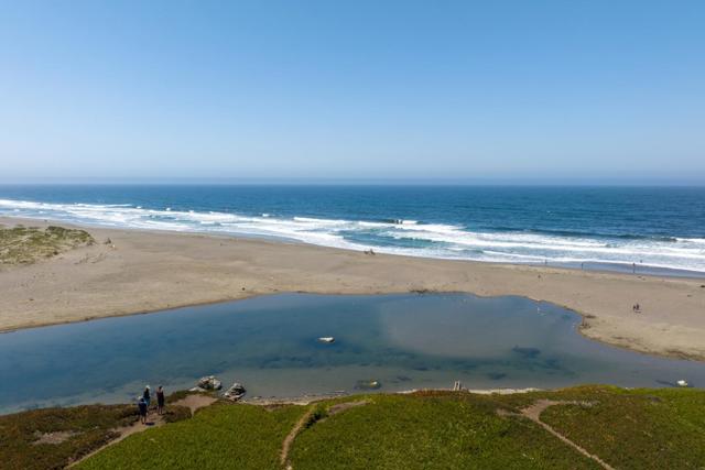 14550 Valley Ford Estero, Valley Ford CA: https://media.crmls.org/mediaz/9705d84d-72ab-4f1c-a8fa-46793e02f887.jpg