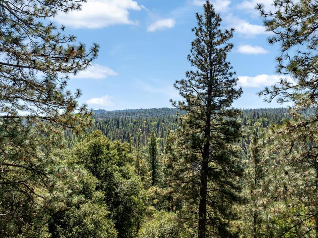 https://media.crmls.org/mediaz/97061df0-bbf9-4b95-931f-0ddac30c76d6.jpg?preset=X-Large