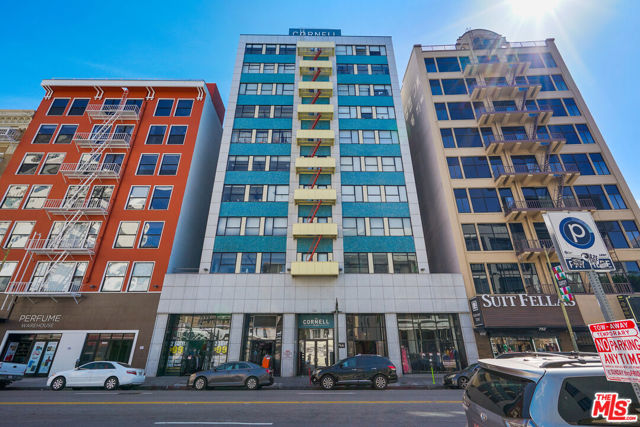 746 S Los Angeles Street, Los Angeles CA: https://media.crmls.org/mediaz/9706b835-91e7-4b15-b8fb-999a4efaae6f.jpg