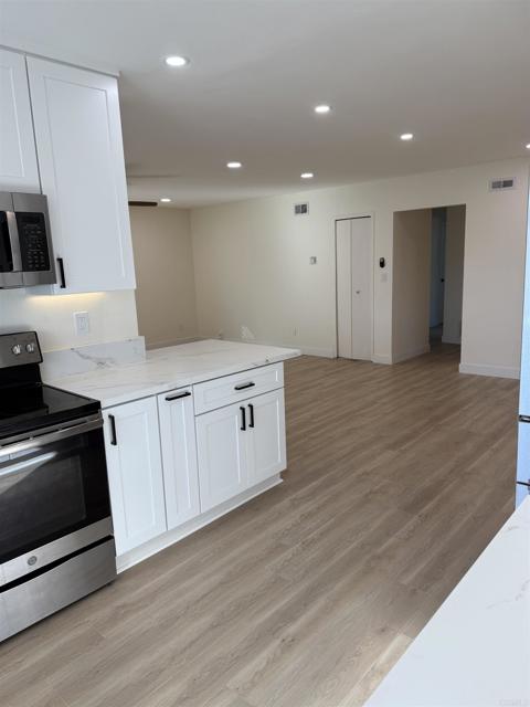 Detail Gallery Image 4 of 27 For 5008 Faber Way, San Diego,  CA 92115 - 3 Beds | 2 Baths