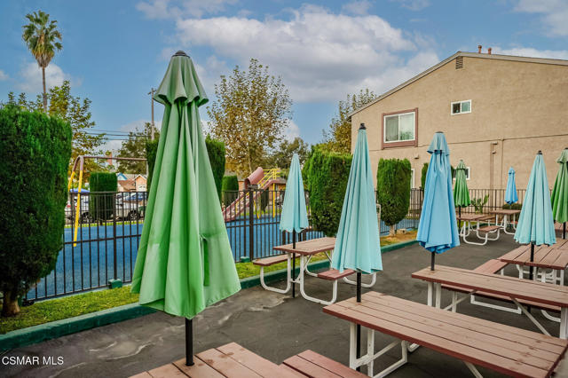 2307 Lillyvale Avenue, Los Angeles CA: https://media.crmls.org/mediaz/9707b64b-5029-4796-bfd3-b6010ad4f317.jpg