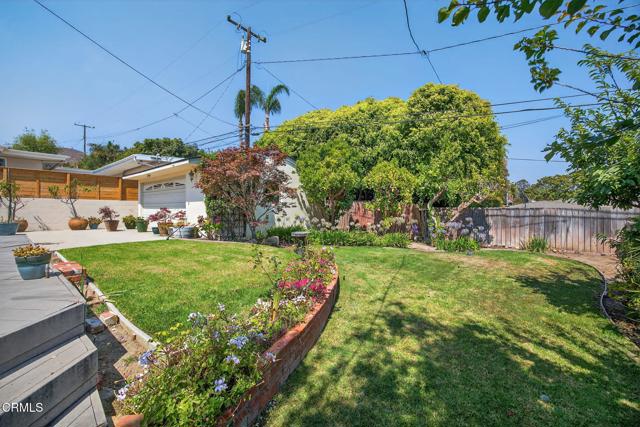 332 Carol Drive, Ventura CA: https://media.crmls.org/mediaz/9707c7ec-2c9f-4759-83c8-0ce7b66e40b3.jpg