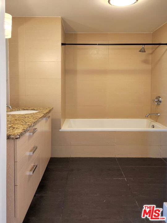 460 S Spring Street, Los Angeles CA: https://media.crmls.org/mediaz/9707f47a-e5ee-4f1a-b19d-233abd16ac08.jpg