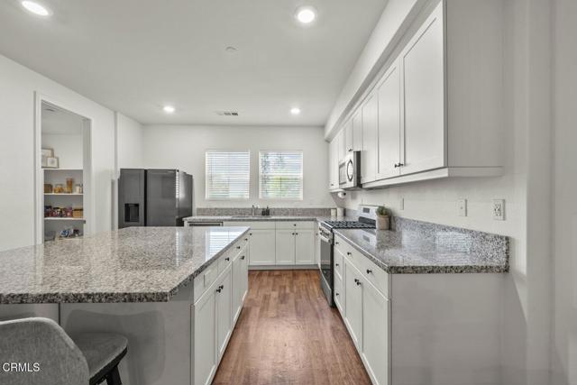 Detail Gallery Image 7 of 39 For 586 Apricot Ln, Fillmore,  CA 93015 - 3 Beds | 2/1 Baths