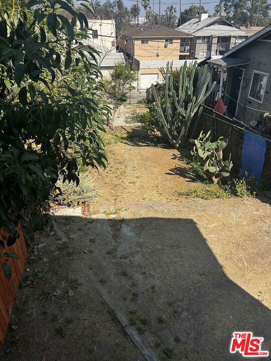 543 S Chicago Street, Los Angeles CA: https://media.crmls.org/mediaz/9709039b-a935-4125-b316-73209e7e7c25.jpg