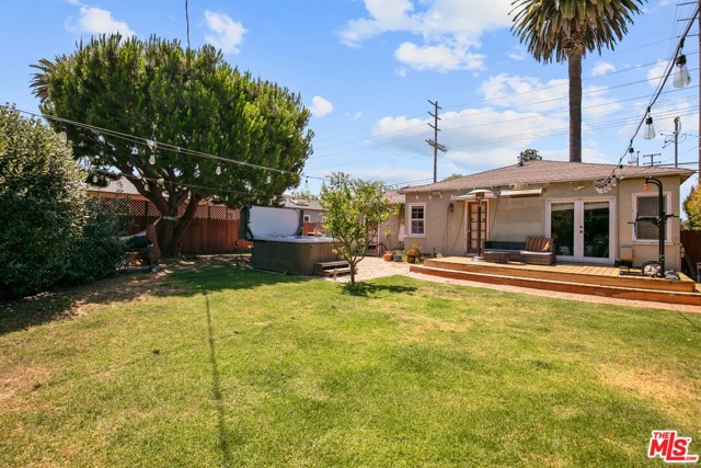 1390 Palms Boulevard Venice, California Property to be Re-Listed in 2021. Do Not Contact Seller. Still Under Contract.