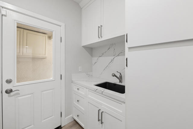 39060 Kilimanjaro Court, Palm Desert CA: https://media.crmls.org/mediaz/970918ba-f5c3-41c8-96cb-cb54cbf1cb98.jpg