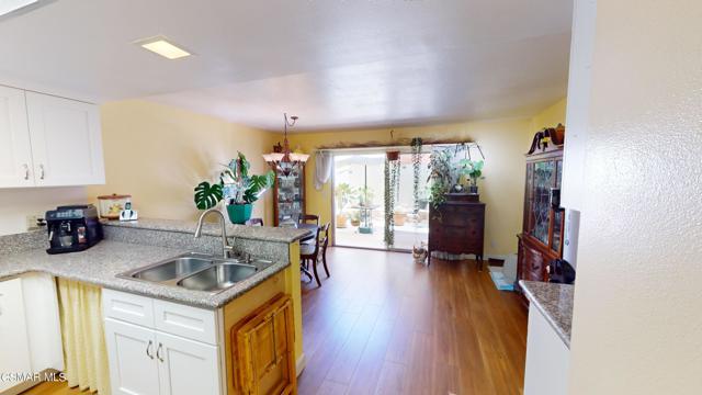 232 Gazania Court, Thousand Oaks CA: https://media.crmls.org/mediaz/97094f18-7fe4-439a-8a8c-fbf3ebec582b.jpg