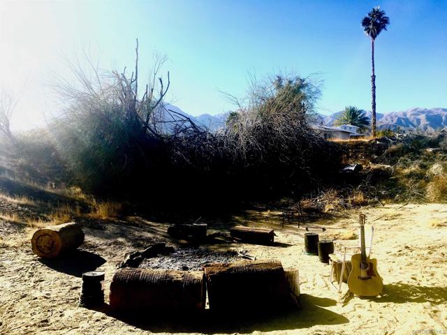811 Di Giorgio Road, Borrego Springs CA: https://media.crmls.org/mediaz/9709757b-9493-4e3e-ad81-e459bf679238.jpg