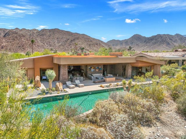 50741 Desert Arroyo Trail, Indian Wells CA: https://media.crmls.org/mediaz/9709e4e3-46ea-41de-8601-e42a4ef20b56.jpg