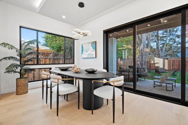 700 Farley Street, Mountain View CA: https://media.crmls.org/mediaz/970a029e-2ccc-4dfd-80d0-4ecbbeefab25.jpg