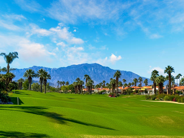 600 Gold Canyon Drive, Palm Desert CA: https://media.crmls.org/mediaz/970a1279-640a-48fd-8d1a-9515d56ea804.jpg