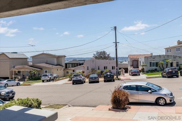 Image 3 of 30 For 2453 Curlew St