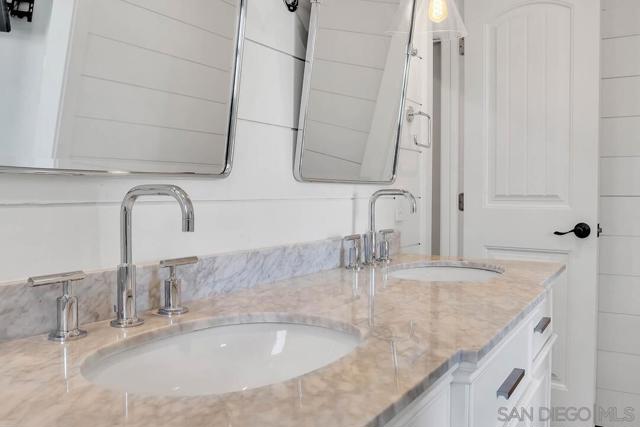 8060 Lemon Ave, La Mesa CA: https://media.crmls.org/mediaz/970a878c-7e86-4cec-8c63-8dc87e08393d.jpg