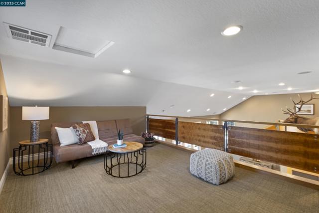 350 Pine Creek Rd, Walnut Creek CA: https://media.crmls.org/mediaz/970b4c2c-f825-48ed-b251-83818208a299.jpg