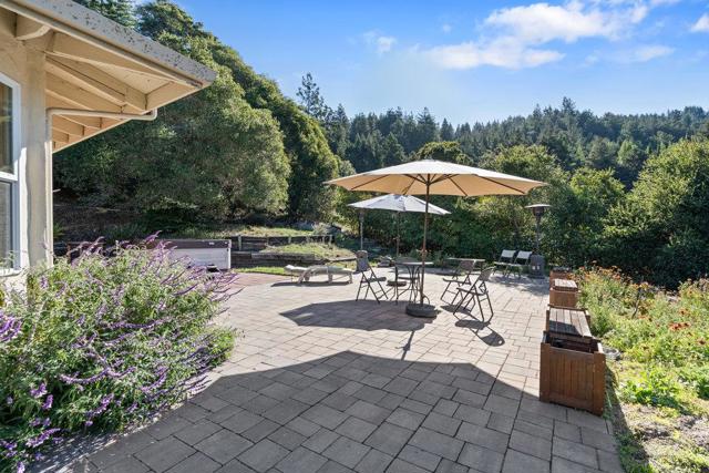 4760 Soquel Creek Road, Soquel CA: https://media.crmls.org/mediaz/970b8669-f71f-42ff-90d3-3693034bf843.jpg