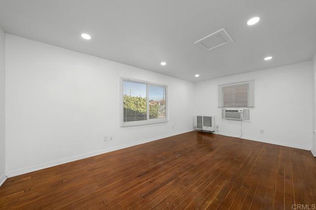 Image 10 of 17 For 271 Naples Street