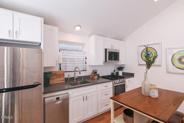 Detail Gallery Image 34 of 42 For 3363 Hollydale Dr, Los Angeles,  CA 90039 - 3 Beds | 3/1 Baths