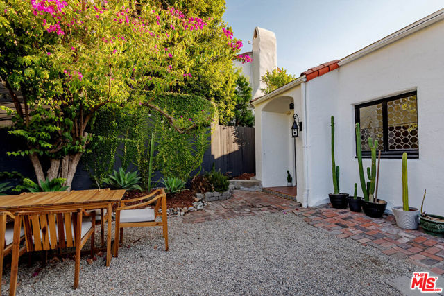 2251 N Cahuenga Boulevard, Los Angeles CA: https://media.crmls.org/mediaz/970c6e52-fce6-4492-bb91-5312f21c2b07.jpg