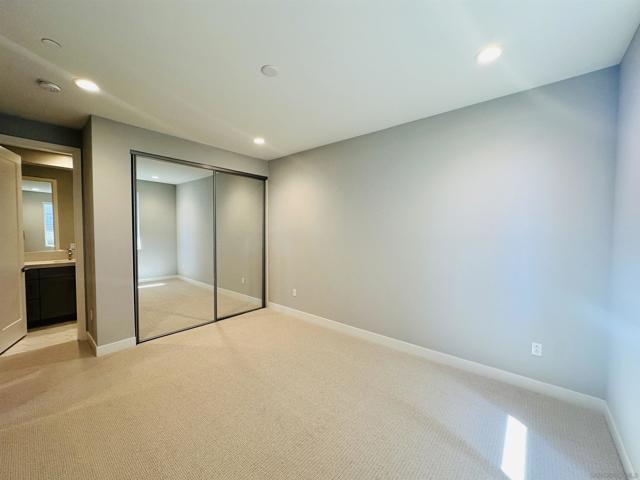 13765 Holly Oak Way, Poway CA: https://media.crmls.org/mediaz/970cdb97-2cfb-41d1-92bd-0dac44ee4944.jpg