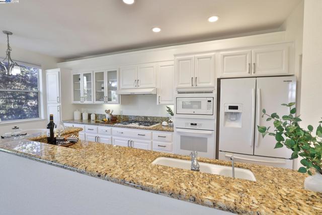11030 Via Sorrento, Cupertino CA: https://media.crmls.org/mediaz/970d0ffb-41c3-4d8b-94e7-148a84578570.jpg