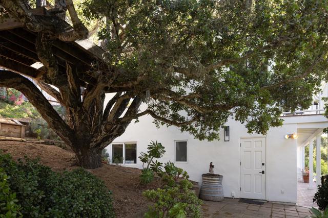 26282 Atherton Drive, Carmel CA: https://media.crmls.org/mediaz/970d6697-4063-4393-81f2-73dbcb5c08cd.jpg
