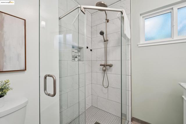 6827 Ridgewood Dr., Oakland CA: https://media.crmls.org/mediaz/970d7bb8-4ba4-4d72-8a75-e0108da02951.jpg