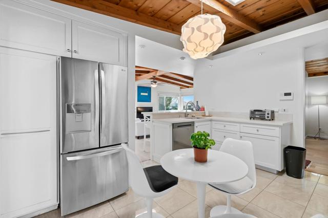 Detail Gallery Image 14 of 44 For 7209 Draper, La Jolla,  CA 92037 - 3 Beds | 3 Baths