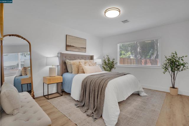 Image 15 of 34 For 4085 Sutro Dr