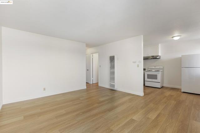 1929 California, Berkeley CA: https://media.crmls.org/mediaz/970f1689-ebd5-43fa-8082-56eee5a61cfa.jpg