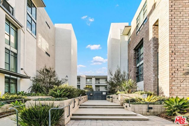 13045 Pacific Promenade, 109 photo 2