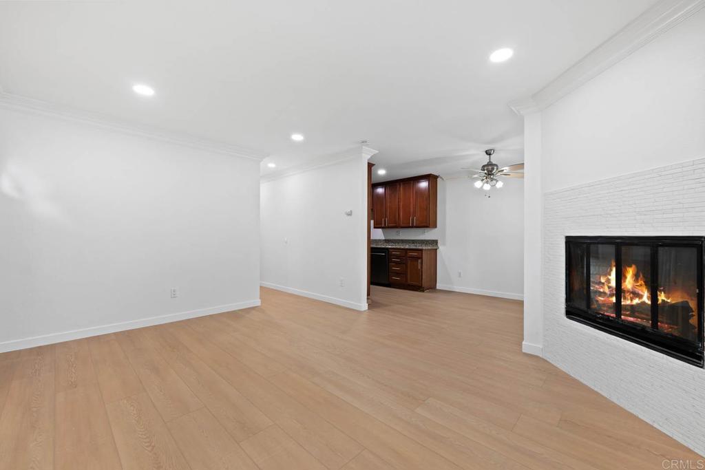 855 E Lexington Ave #4