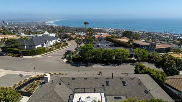 896 La Jolla Rancho Road, La Jolla CA: https://media.crmls.org/mediaz/97100742-6222-4bde-ab12-4c7bb8a04da1.jpg