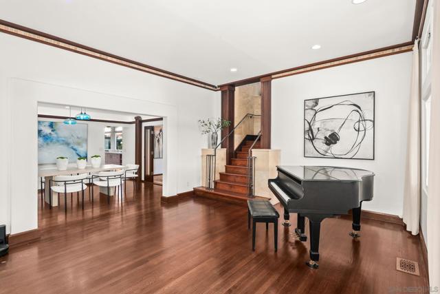 1728 West Lewis, San Diego CA: https://media.crmls.org/mediaz/9710409a-582e-40f2-bd07-a21826549f97.jpg