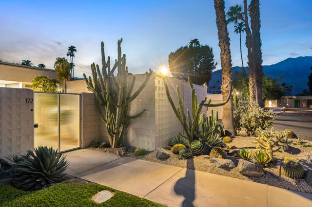 172 Desert Lakes Drive, Palm Springs, CA 92264