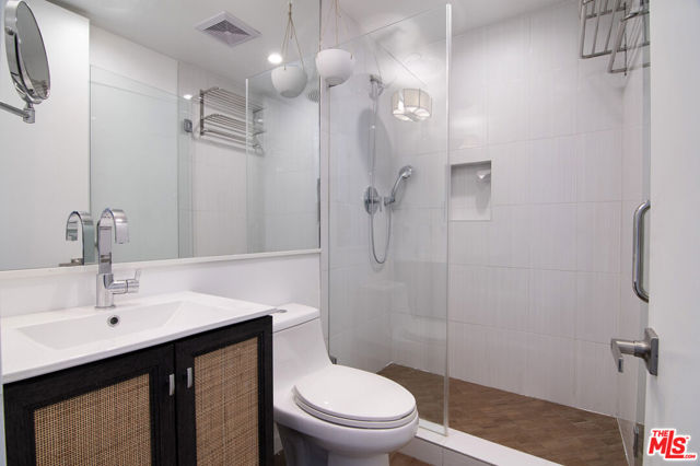 1623 S Bedford Street, Los Angeles CA: https://media.crmls.org/mediaz/9711199d-bc2a-43d9-ba62-352e9b18a668.jpg