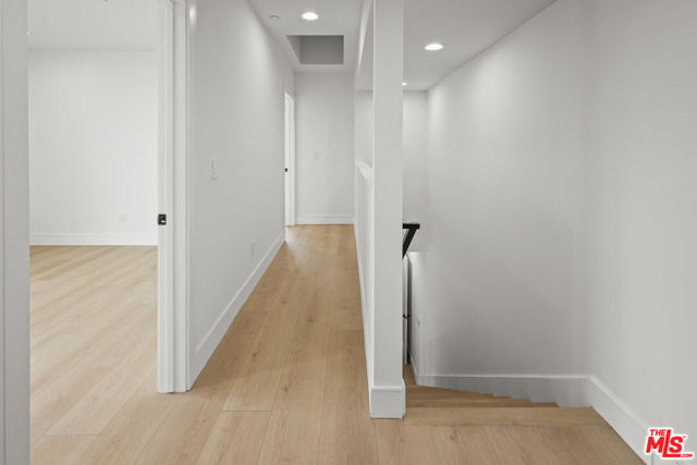 2700 Fletcher Drive, Los Angeles CA: https://media.crmls.org/mediaz/97119262-e190-4598-887a-fc84fc154ae3.jpg