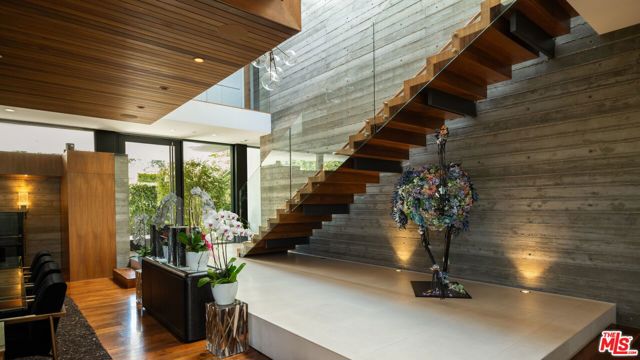 Drew Fenton | 748 Amalfi Drive Pacific Palisades CA | MLS: 7262842