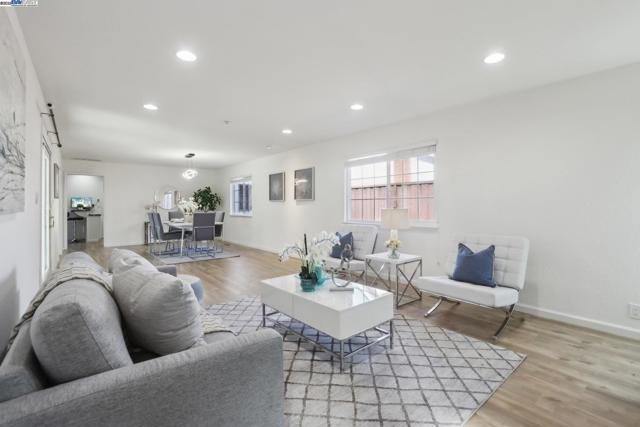 Image 10 of 53 For 5238 Brophy Dr