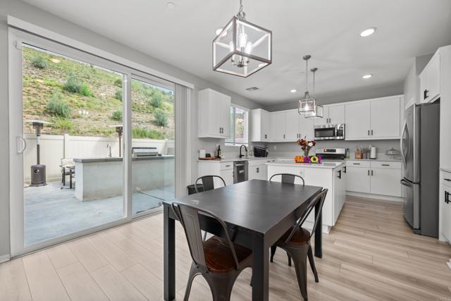 Detail Gallery Image 23 of 33 For 264 Hass Ln, Fallbrook,  CA 92028 - 5 Beds | 3 Baths