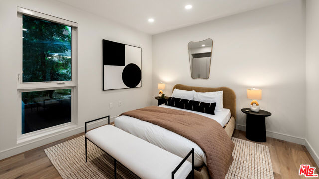 Drew Fenton | 505 S Barrington Avenue Los Angeles CA | MLS: 7082117