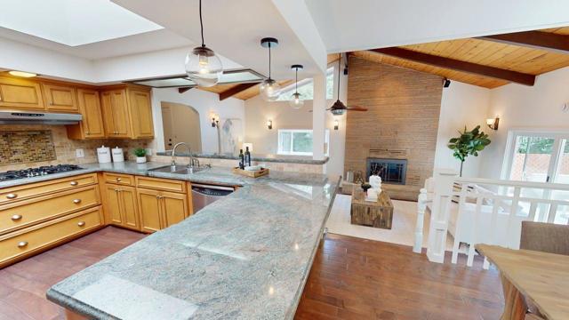 2123 Edgewood Road, Redwood City CA: https://media.crmls.org/mediaz/971439a6-b816-4696-8da8-2b447f4c2238.jpg