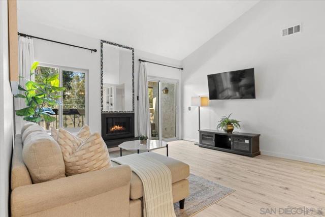 10250 Caminito Cuervo, San Diego CA: https://media.crmls.org/mediaz/971470b3-9832-49db-aaf2-51335a04c6ac.jpg