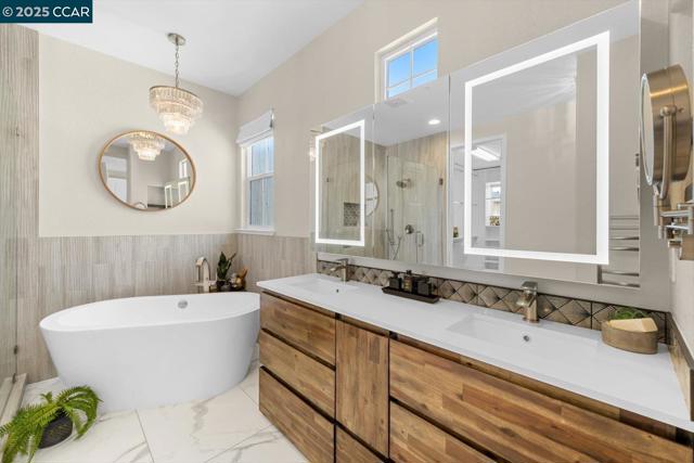240 Alta St, Brentwood CA: https://media.crmls.org/mediaz/9714dd66-67d4-4de0-b8be-cd6712dc4d4f.jpg